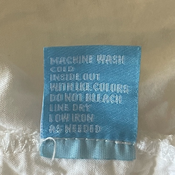 J McLaughlin pineapple lace top - Picture 6 of 6